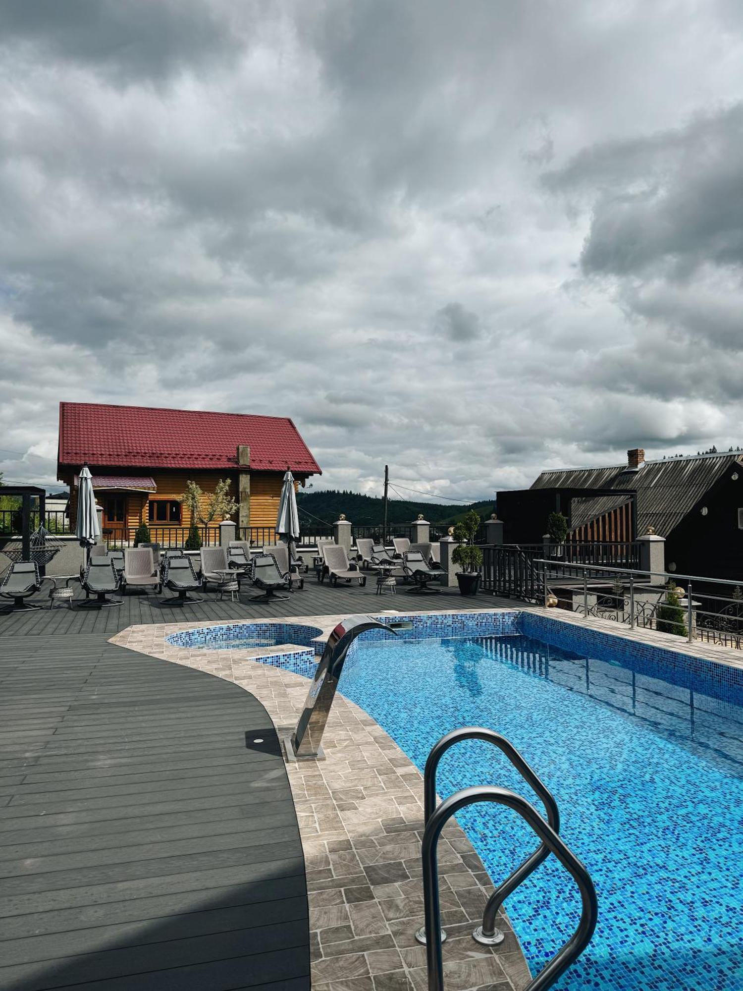 Viking Hotel Bukovel Exterior photo